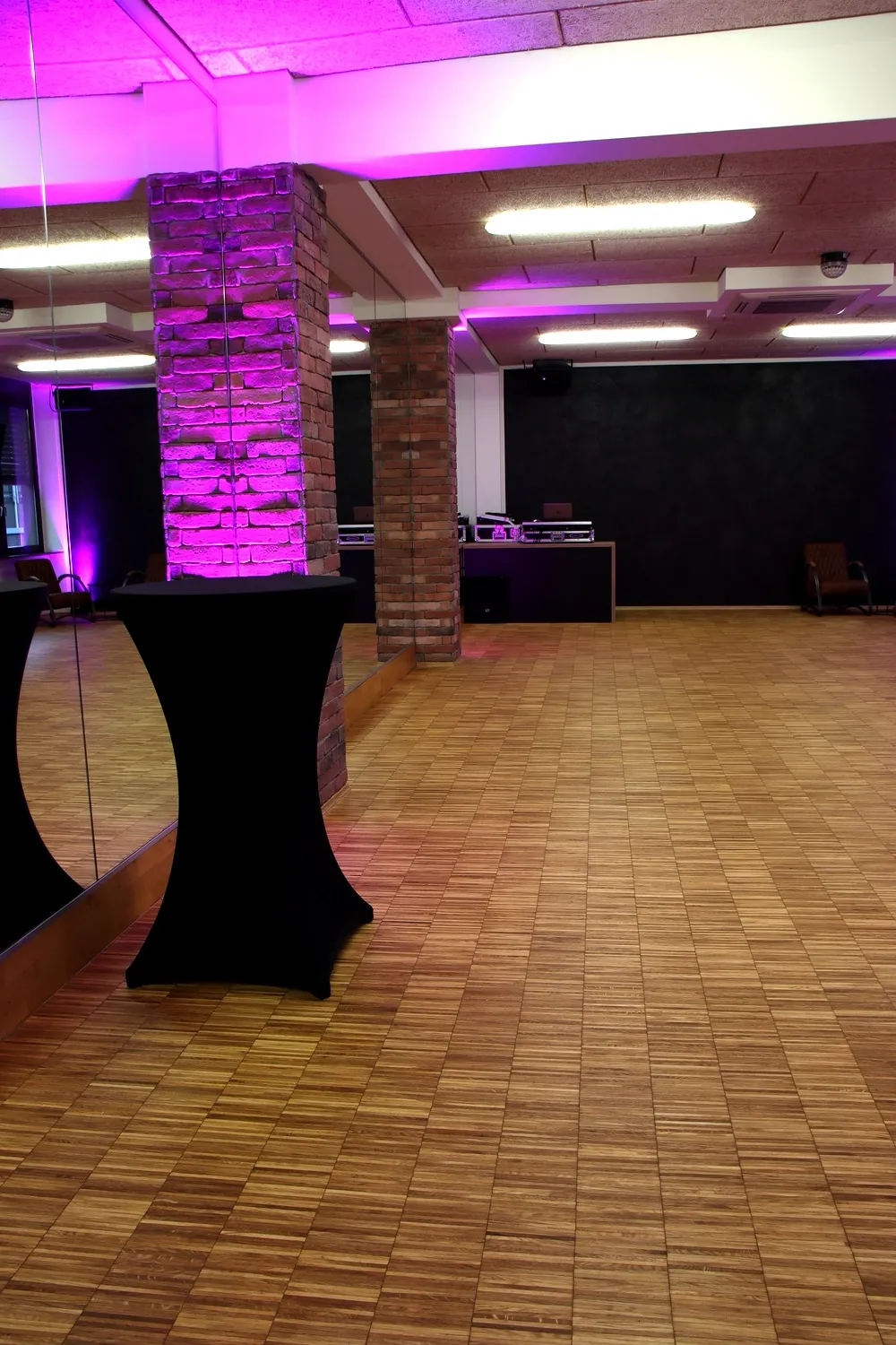 DJ-Bereich und Eventfläche in Raum B im CHANGA Koblenz